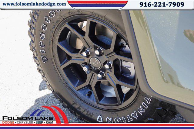 new 2025 Jeep Gladiator car, priced at $43,995