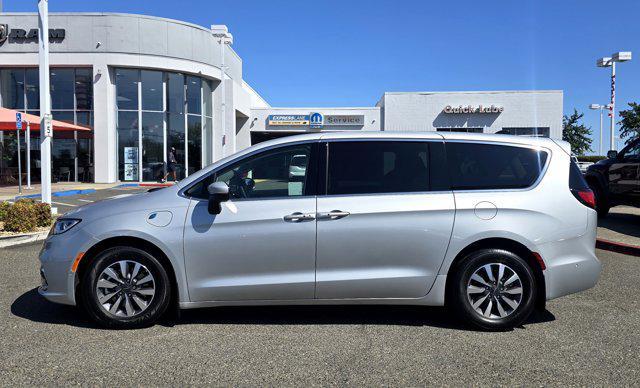 used 2023 Chrysler Pacifica Hybrid car, priced at $39,900