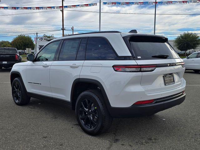 new 2025 Jeep Grand Cherokee car, priced at $35,995