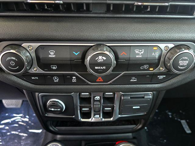 new 2025 Jeep Gladiator car, priced at $40,995