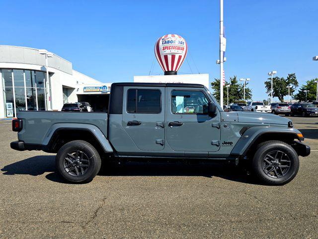 new 2025 Jeep Gladiator car, priced at $40,995