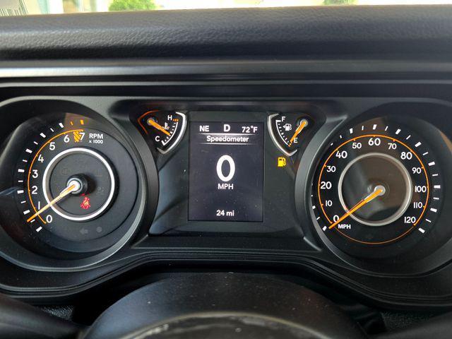 new 2025 Jeep Gladiator car, priced at $40,995