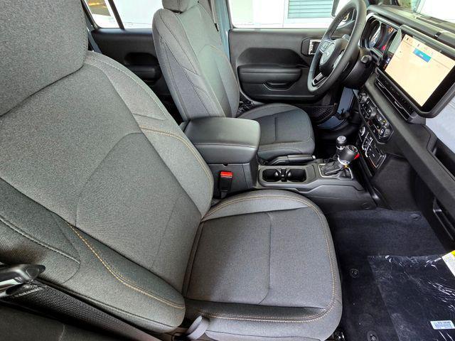 new 2025 Jeep Gladiator car, priced at $40,995