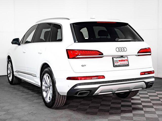 new 2025 Audi Q7 car, priced at $70,015