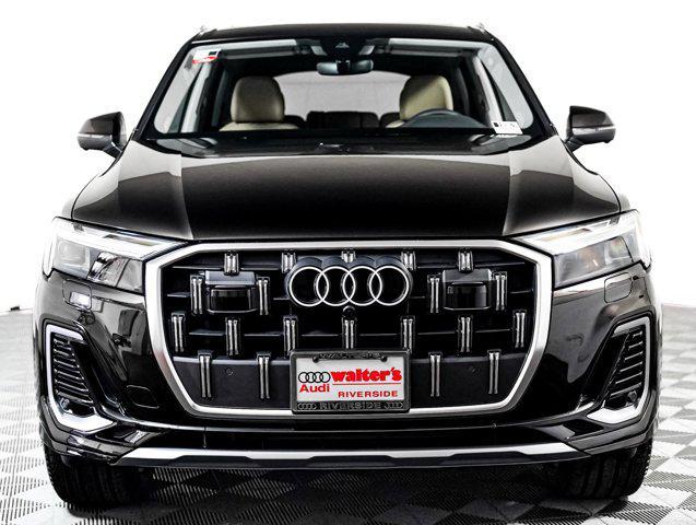 new 2025 Audi Q7 car, priced at $67,070