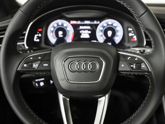 new 2025 Audi Q7 car, priced at $72,120