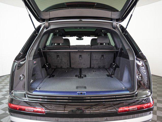 new 2025 Audi Q7 car, priced at $72,970