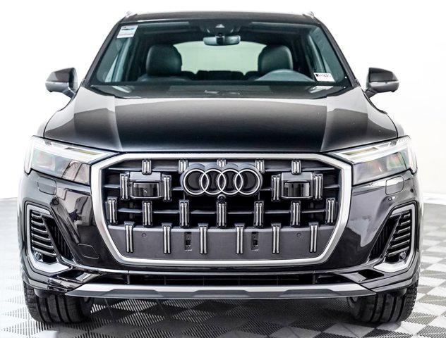 new 2025 Audi Q7 car, priced at $72,970