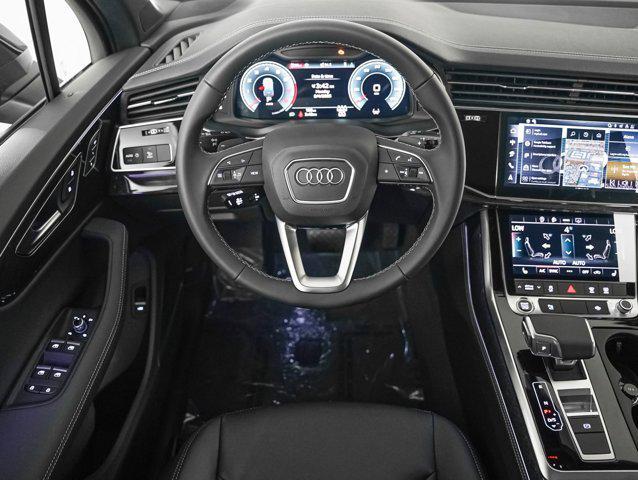new 2025 Audi Q7 car, priced at $72,970