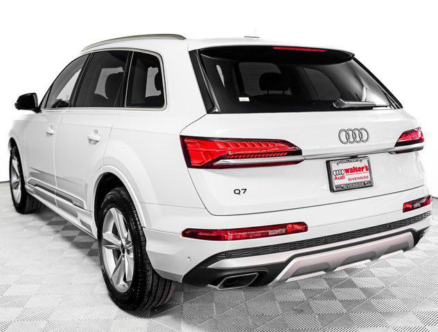 new 2025 Audi Q7 car, priced at $64,370