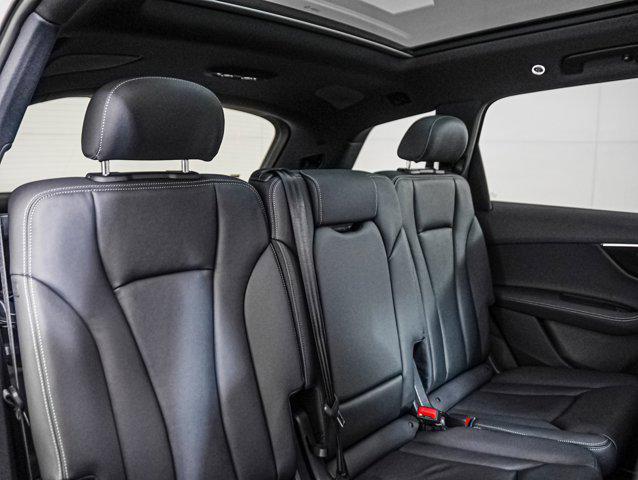 new 2025 Audi Q7 car, priced at $68,310