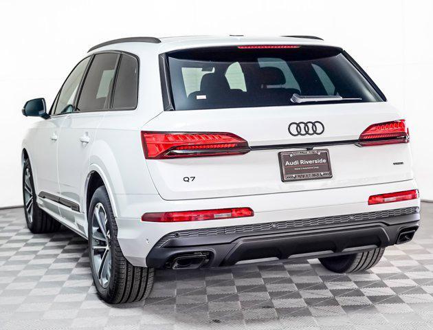 new 2025 Audi Q7 car, priced at $64,675