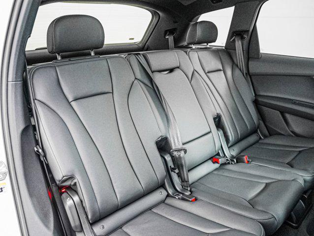new 2025 Audi Q7 car, priced at $64,675
