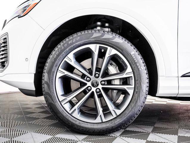 new 2025 Audi Q7 car, priced at $64,675