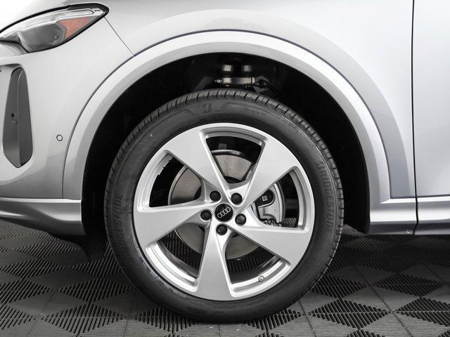 new 2025 Audi Q5 car, priced at $61,390