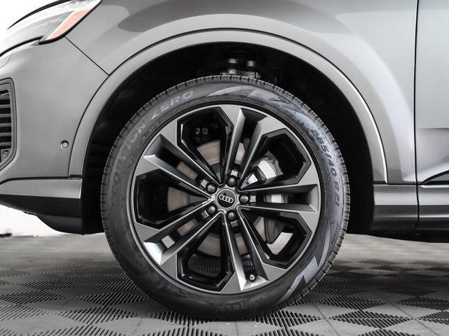 new 2025 Audi Q7 car, priced at $77,460