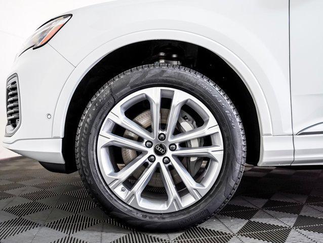 new 2025 Audi Q7 car, priced at $68,825