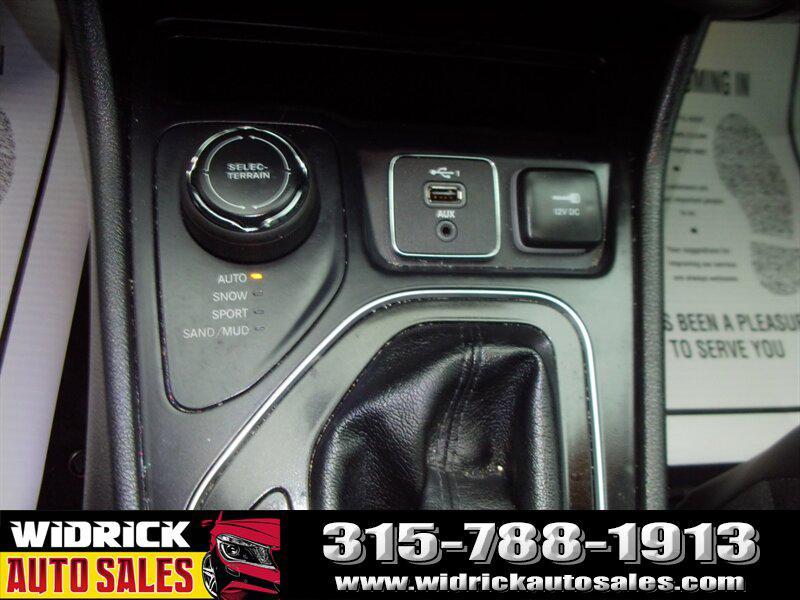 used 2020 Jeep Cherokee car, priced at $17,899