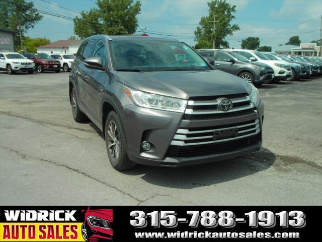 used 2018 Toyota Highlander car, priced at $25,999