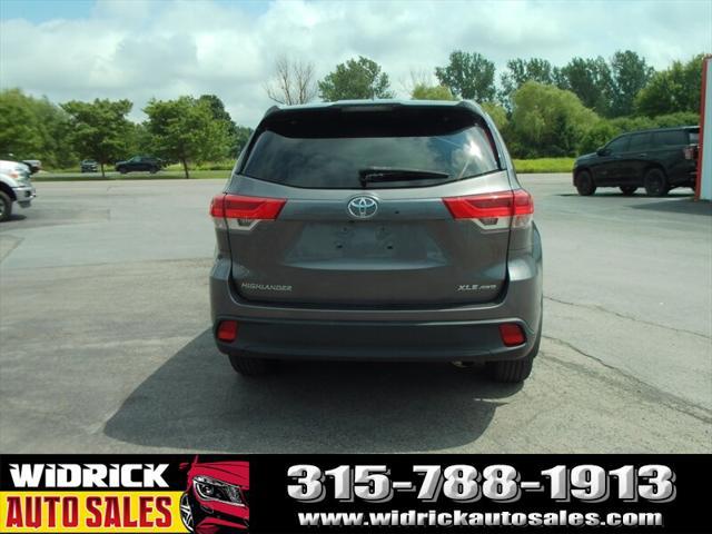 used 2018 Toyota Highlander car, priced at $25,999
