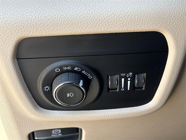 used 2024 Jeep Grand Cherokee car, priced at $37,397