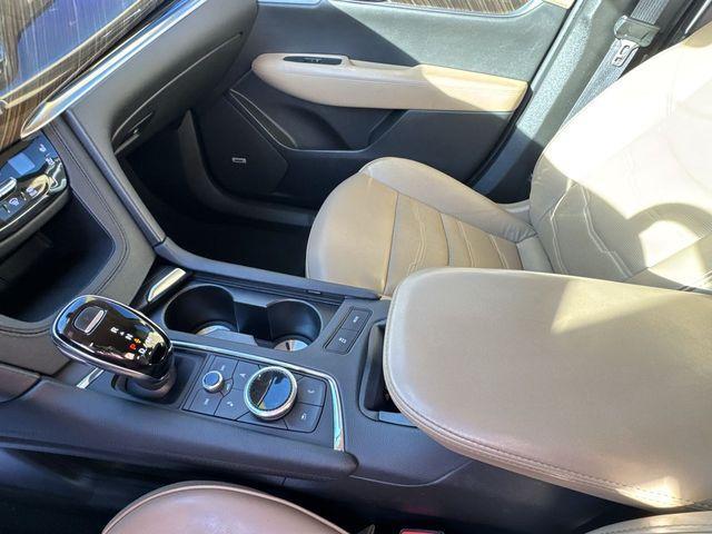 used 2022 Cadillac XT6 car, priced at $32,897