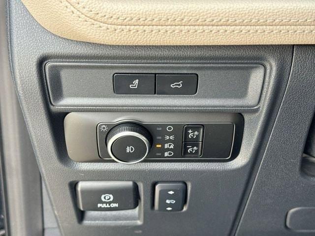 used 2024 Ford Expedition car, priced at $62,597
