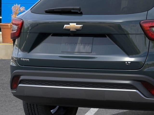 new 2025 Chevrolet Trax car, priced at $23,910