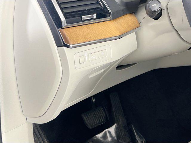 used 2022 Volvo XC90 Recharge Plug-In Hybrid car, priced at $40,175