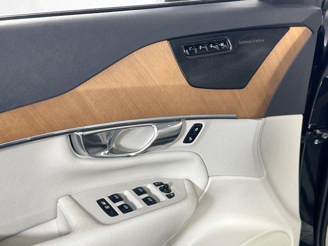 used 2022 Volvo XC90 Recharge Plug-In Hybrid car, priced at $40,175