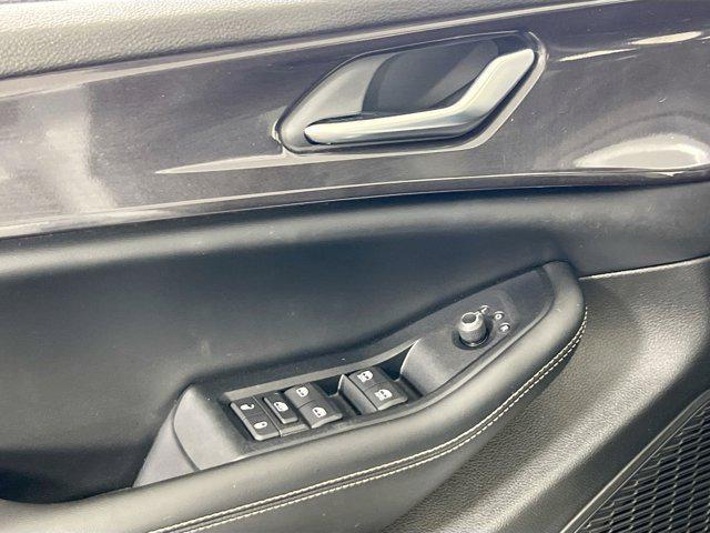 used 2023 Jeep Grand Cherokee car, priced at $35,489