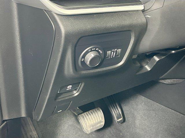 used 2023 Jeep Grand Cherokee car, priced at $35,489