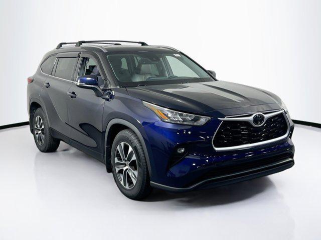 used 2020 Toyota Highlander car, priced at $27,126