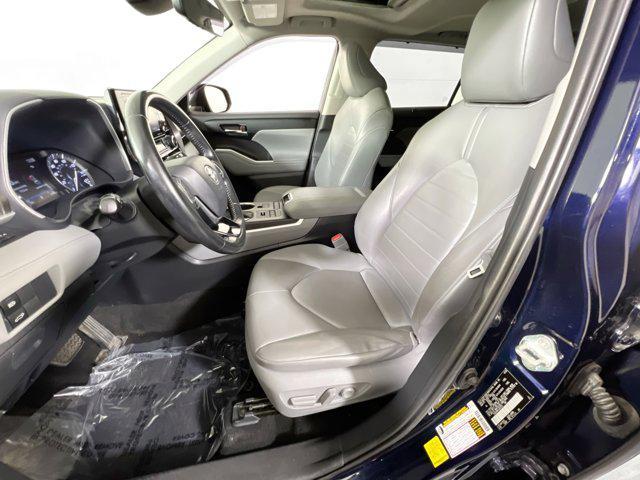 used 2020 Toyota Highlander car, priced at $27,126