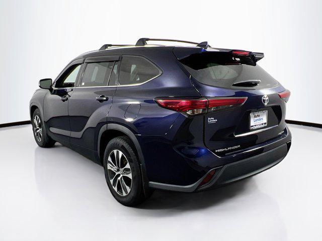used 2020 Toyota Highlander car, priced at $27,126