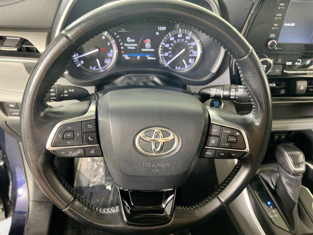 used 2020 Toyota Highlander car, priced at $27,126