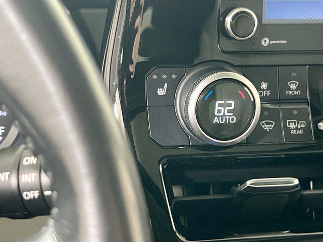 used 2020 Toyota Highlander car, priced at $27,126