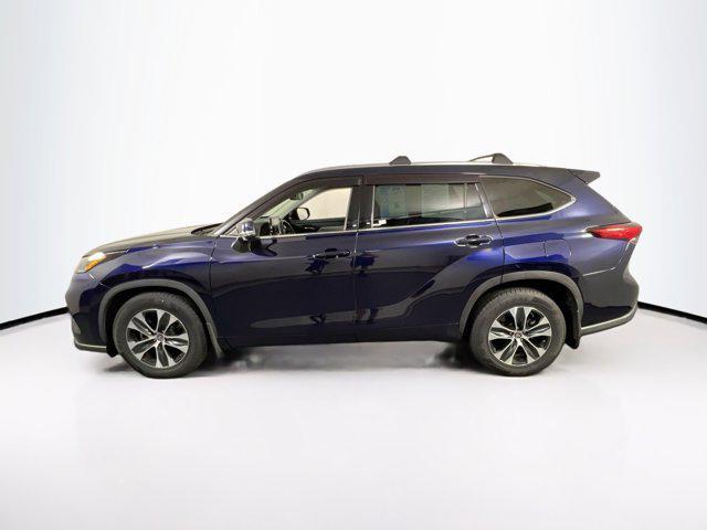 used 2020 Toyota Highlander car, priced at $27,126