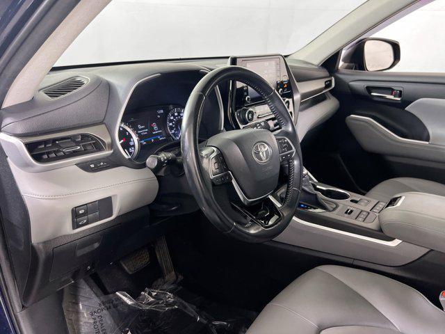 used 2020 Toyota Highlander car, priced at $27,126