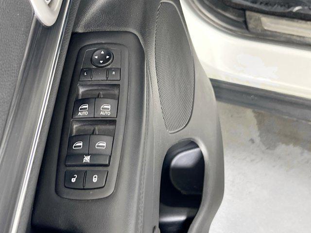 used 2022 Jeep Grand Cherokee car, priced at $27,304