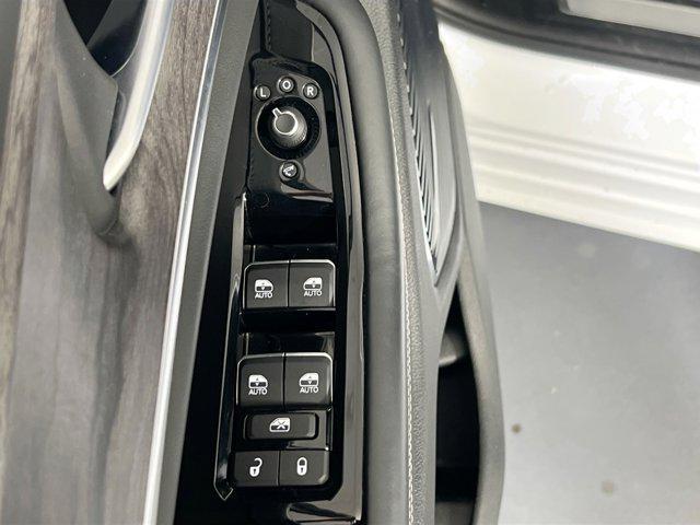 used 2022 Jeep Grand Cherokee car, priced at $37,994