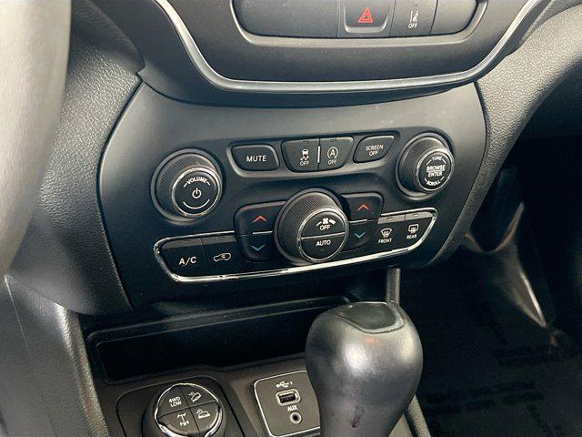 used 2022 Jeep Cherokee car, priced at $23,637