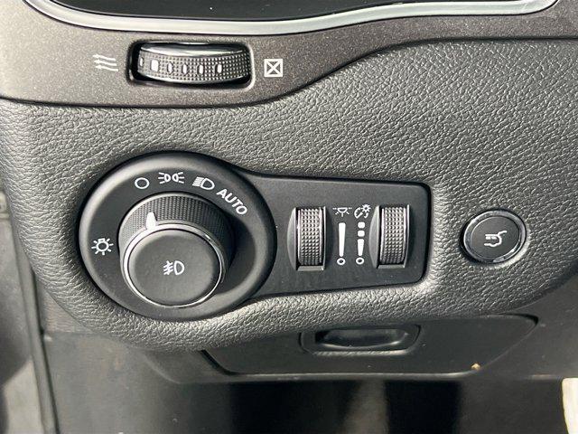 used 2022 Jeep Cherokee car, priced at $23,637