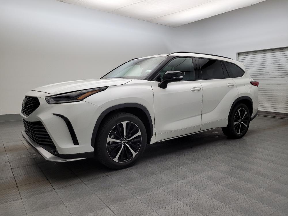 used 2021 Toyota Highlander car, priced at $30,895