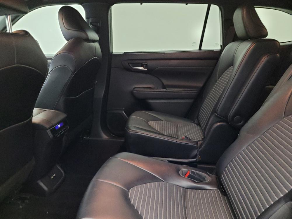 used 2021 Toyota Highlander car, priced at $30,895