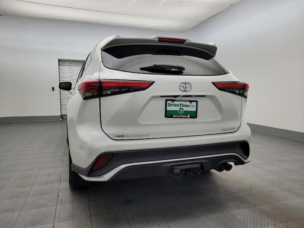 used 2021 Toyota Highlander car, priced at $30,895