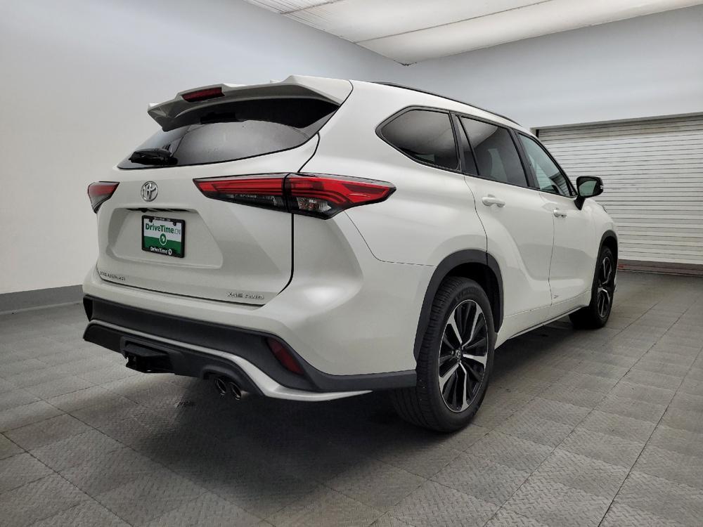 used 2021 Toyota Highlander car, priced at $30,895