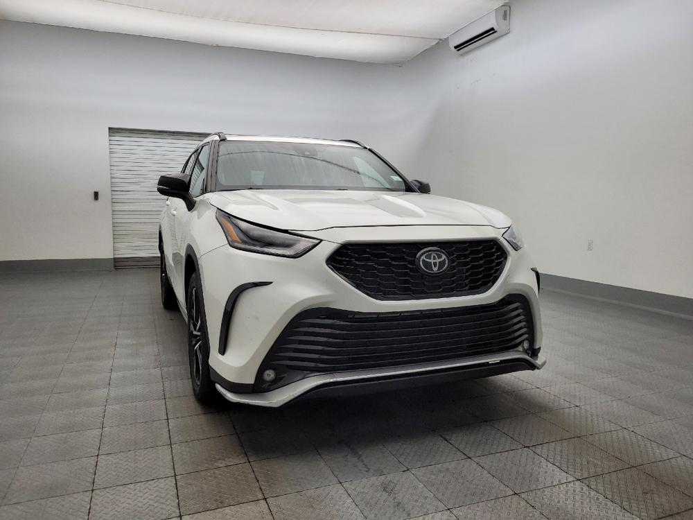 used 2021 Toyota Highlander car, priced at $30,895