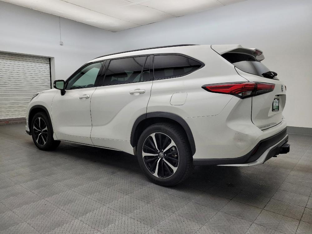 used 2021 Toyota Highlander car, priced at $30,895