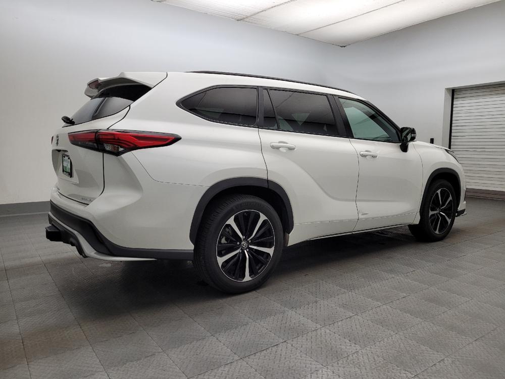 used 2021 Toyota Highlander car, priced at $30,895
